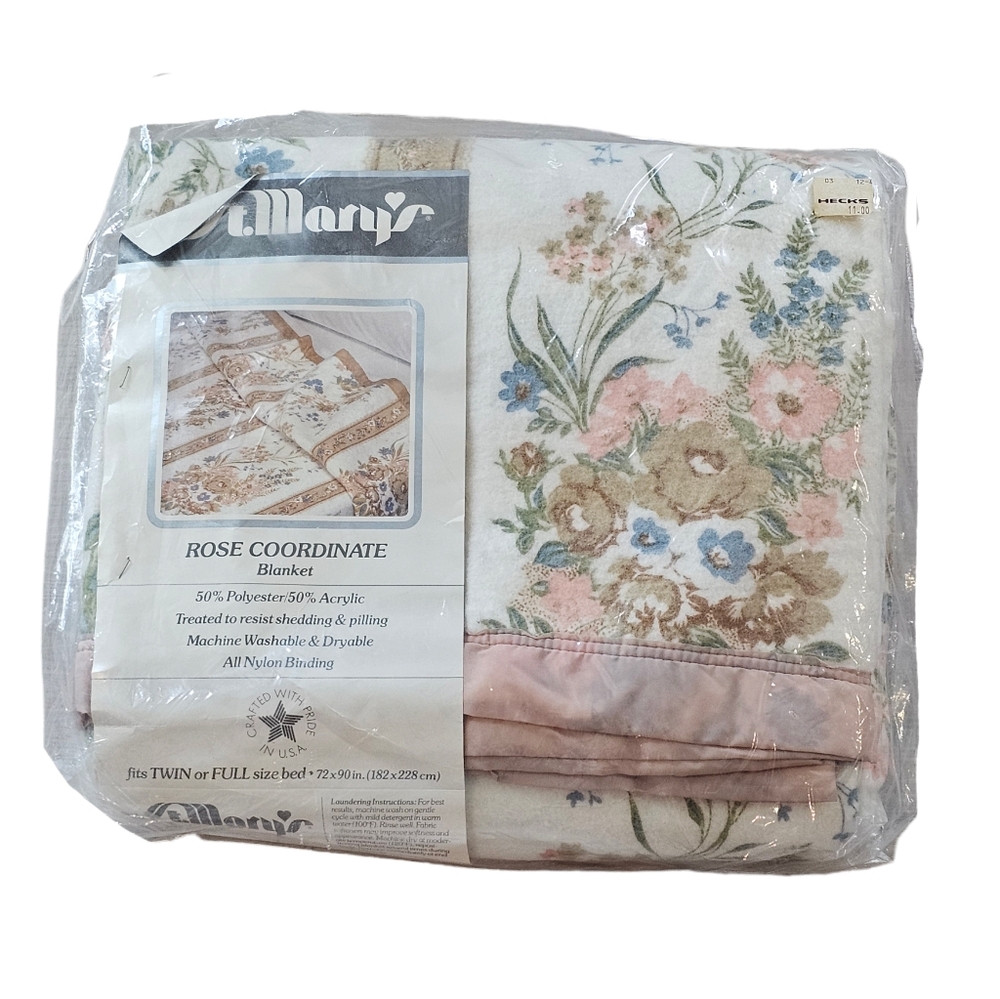 Vintage St. Mary's Rose Coordinate 72"x90" Blanket